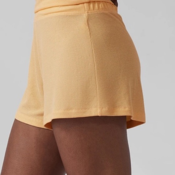 ATHLETA WIND DOWN SLEEP SHORT IN LUNARIA YELLOW - Picture 4 of 5